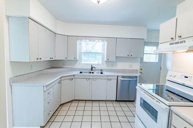 1122 Lynn Avenue, Kalamazoo City, MI 49008