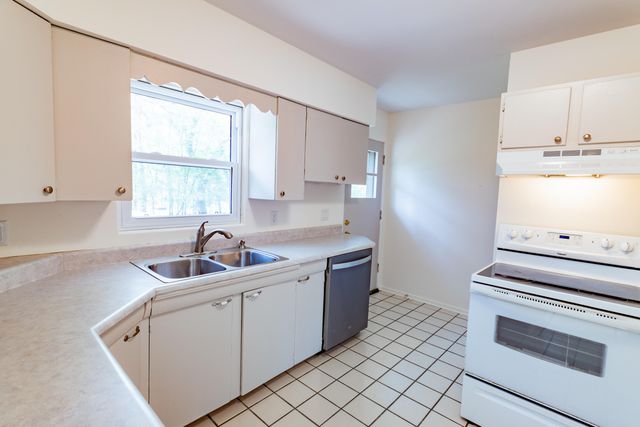 1122 Lynn Avenue, Kalamazoo City, MI 49008