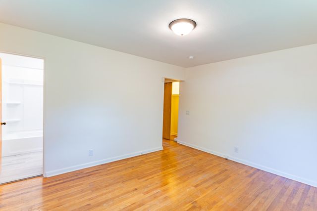 1122 Lynn Avenue, Kalamazoo City, MI 49008