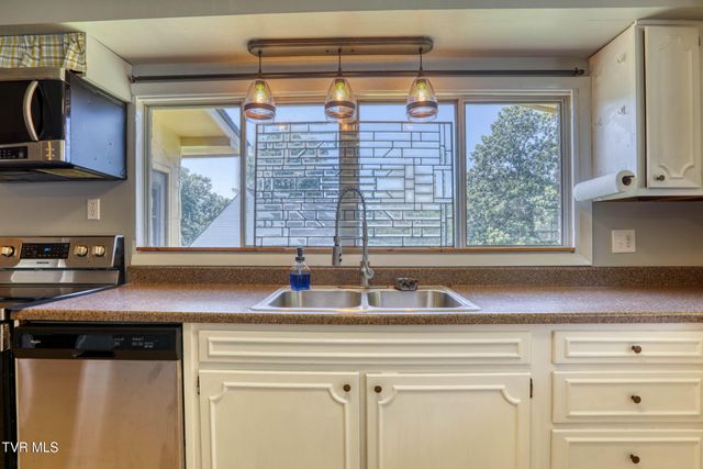 2136 Heatherly Road, Kingsport, TN 37660