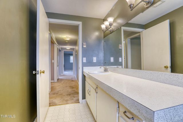 2136 Heatherly Road, Kingsport, TN 37660