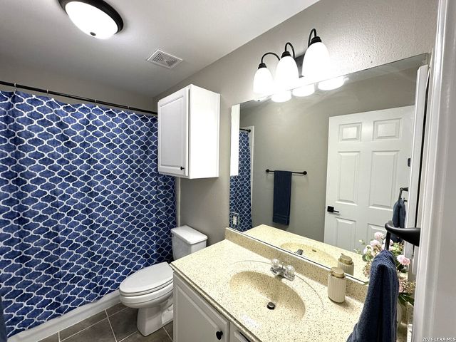 173 WHITEWING WAY, Floresville, TX 78114
