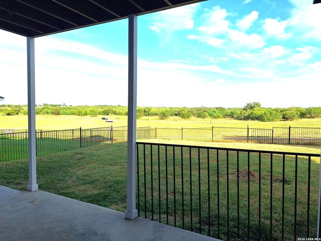 173 WHITEWING WAY, Floresville, TX 78114