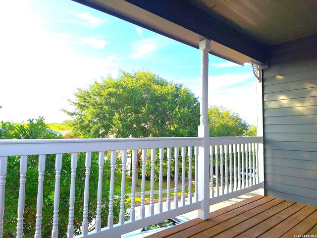 173 WHITEWING WAY, Floresville, TX 78114