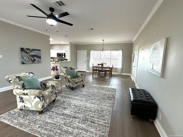 173 WHITEWING WAY, Floresville, TX 78114