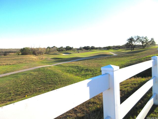 173 WHITEWING WAY, Floresville, TX 78114