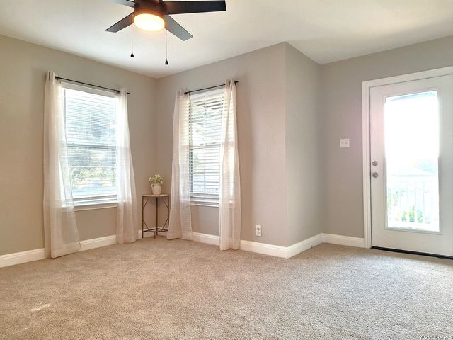 173 WHITEWING WAY, Floresville, TX 78114