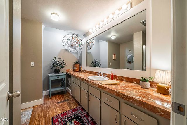 1000 Ivy Lane, Ashland, OR 97520