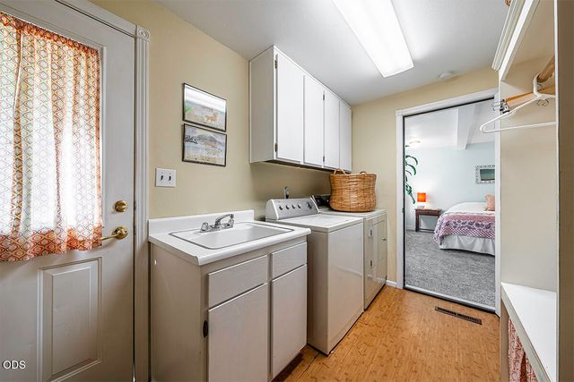 1000 Ivy Lane, Ashland, OR 97520