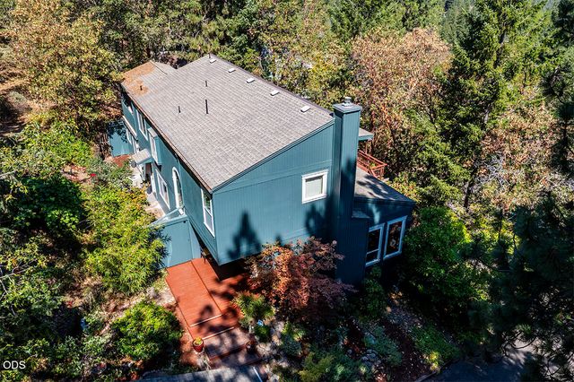 1000 Ivy Lane, Ashland, OR 97520
