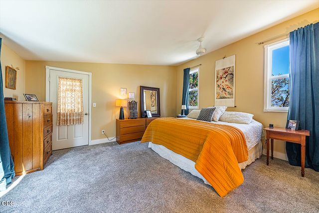 1000 Ivy Lane, Ashland, OR 97520