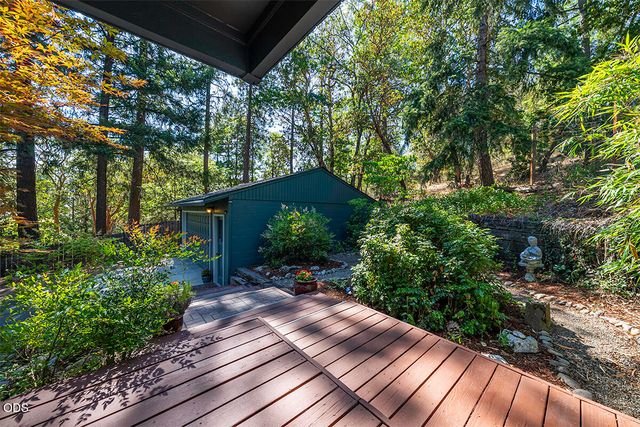 1000 Ivy Lane, Ashland, OR 97520