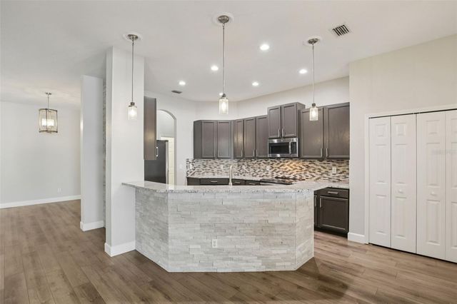 1918 RUTHERFORD DRIVE, Dover, FL 33527