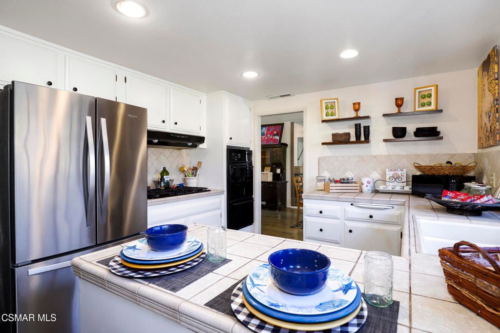 Image 6 of property listing at 6399 Bayberry Street, Oak Park, CA 91377