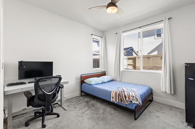 845 Cosmos Dr, Vacaville, CA 95687