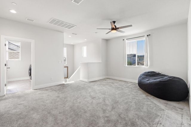 845 Cosmos Dr, Vacaville, CA 95687