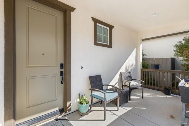 845 Cosmos Dr, Vacaville, CA 95687