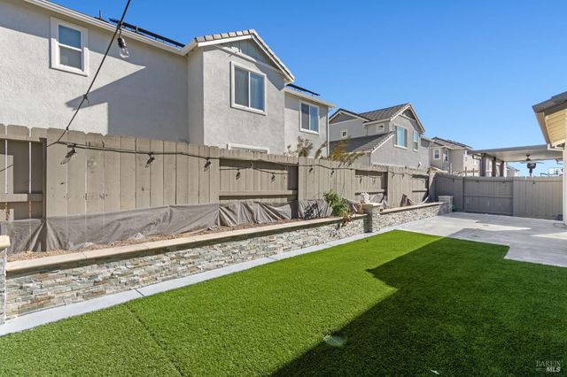 845 Cosmos Dr, Vacaville, CA 95687