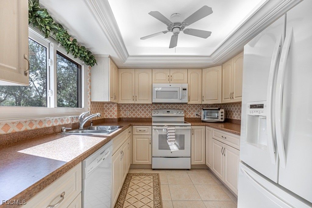 7402 Lake Breeze DR 306, Fort Myers, FL 33907