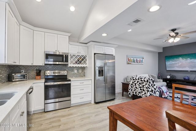 1524 1ST Street S, Jacksonville Beach, FL 32250