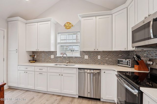 1524 1ST Street S, Jacksonville Beach, FL 32250