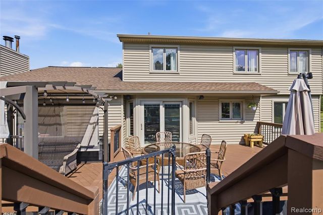 1817 Deer View Court, Howell, MI 48843