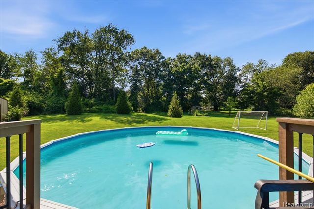 1817 Deer View Court, Howell, MI 48843