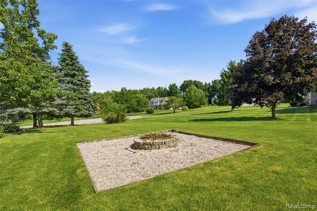 1817 Deer View Court, Howell, MI 48843