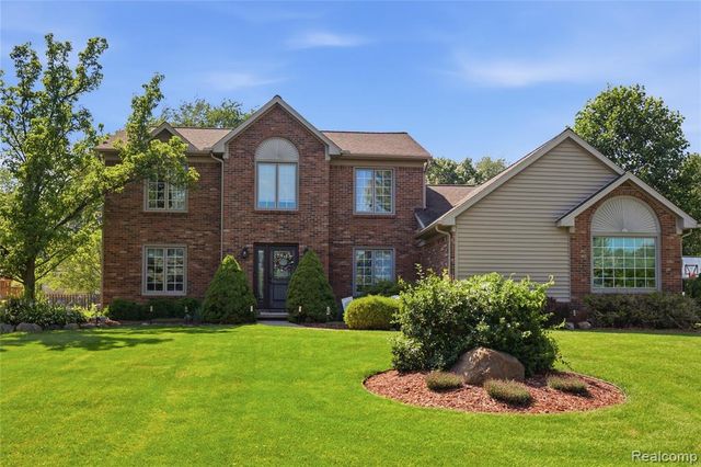 1817 Deer View Court, Howell, MI 48843