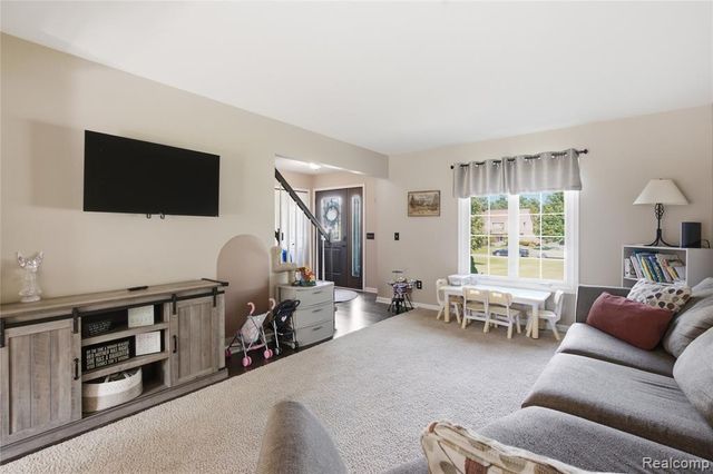 1817 Deer View Court, Howell, MI 48843