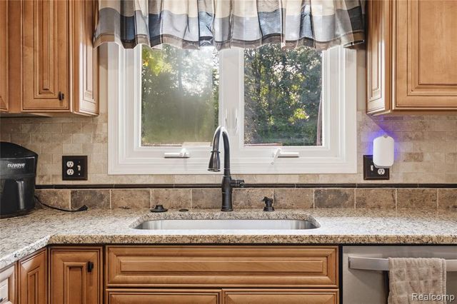 1817 Deer View Court, Howell, MI 48843