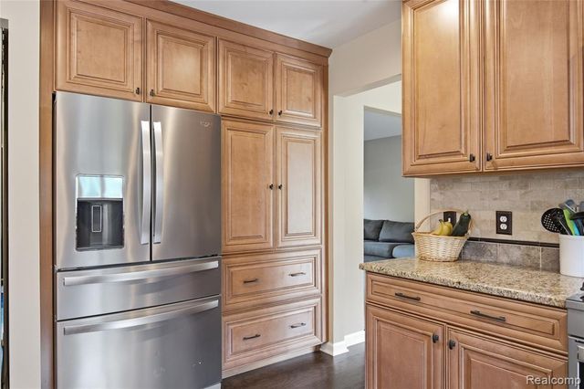 1817 Deer View Court, Howell, MI 48843