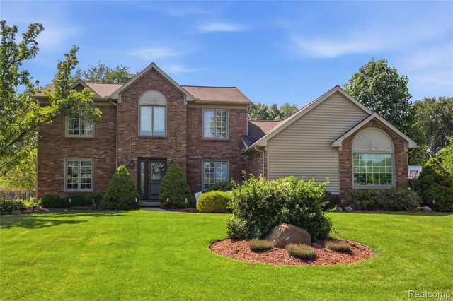 1817 Deer View Court, Howell, MI 48843