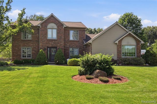1817 Deer View Court, Howell, MI 48843