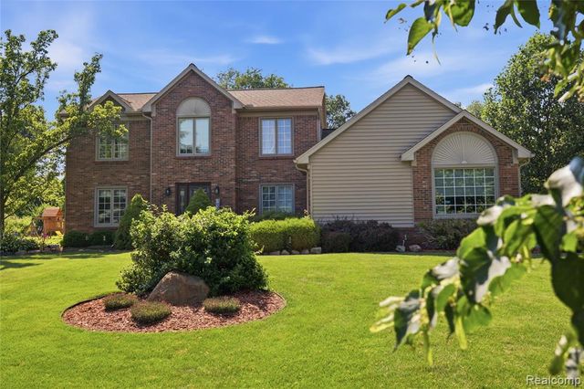 1817 Deer View Court, Howell, MI 48843