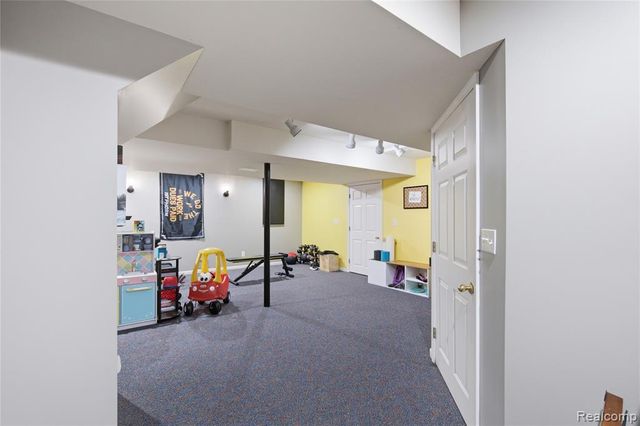 1817 Deer View Court, Howell, MI 48843