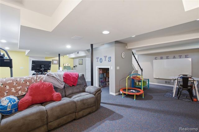 1817 Deer View Court, Howell, MI 48843