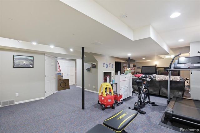 1817 Deer View Court, Howell, MI 48843