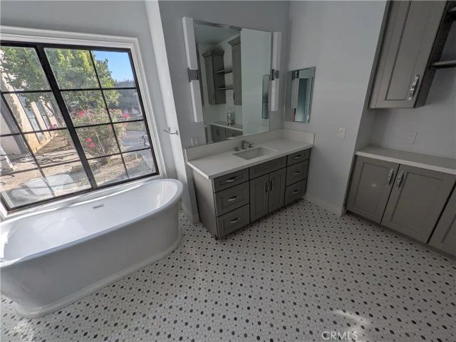 3742 Hollins, Claremont, CA 91711