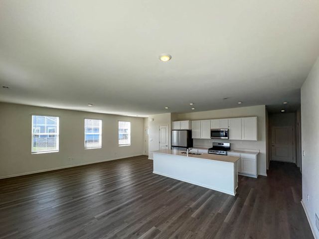1095 Savannah Lane, Pingree Grove, IL 60140