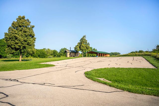 1095 Savannah Lane, Pingree Grove, IL 60140