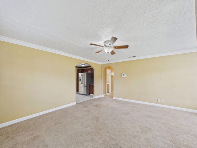 1213 W Sidnor Street, Alvin, TX 77511