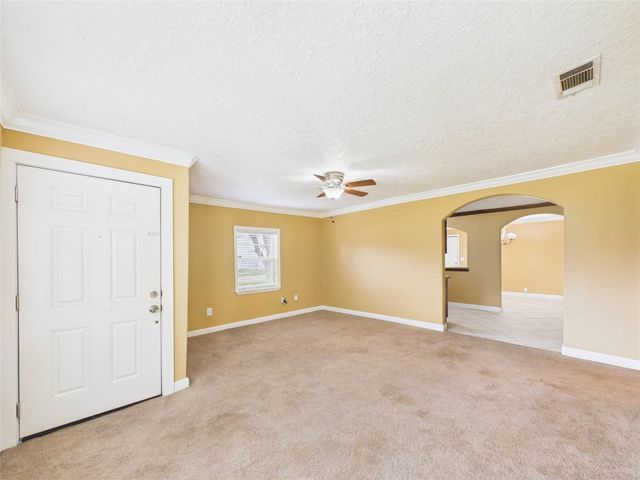 1213 W Sidnor Street, Alvin, TX 77511