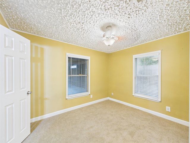 1213 W Sidnor Street, Alvin, TX 77511