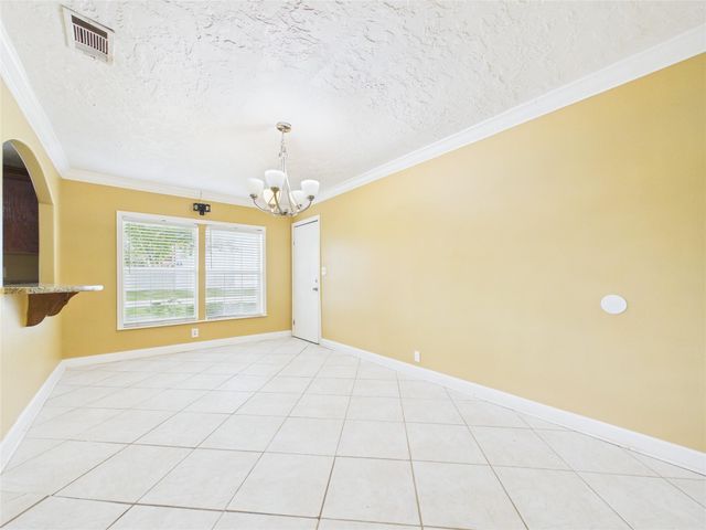 1213 W Sidnor Street, Alvin, TX 77511
