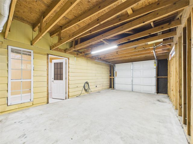1213 W Sidnor Street, Alvin, TX 77511