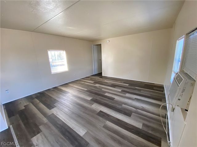 7877 Suncoast DR, North Fort Myers, FL 33917