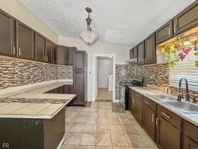 1902 S Delaware Street, Indianapolis, IN 46225