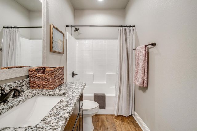 2710 James, Granbury, TX 76049