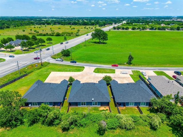 2710 James, Granbury, TX 76049